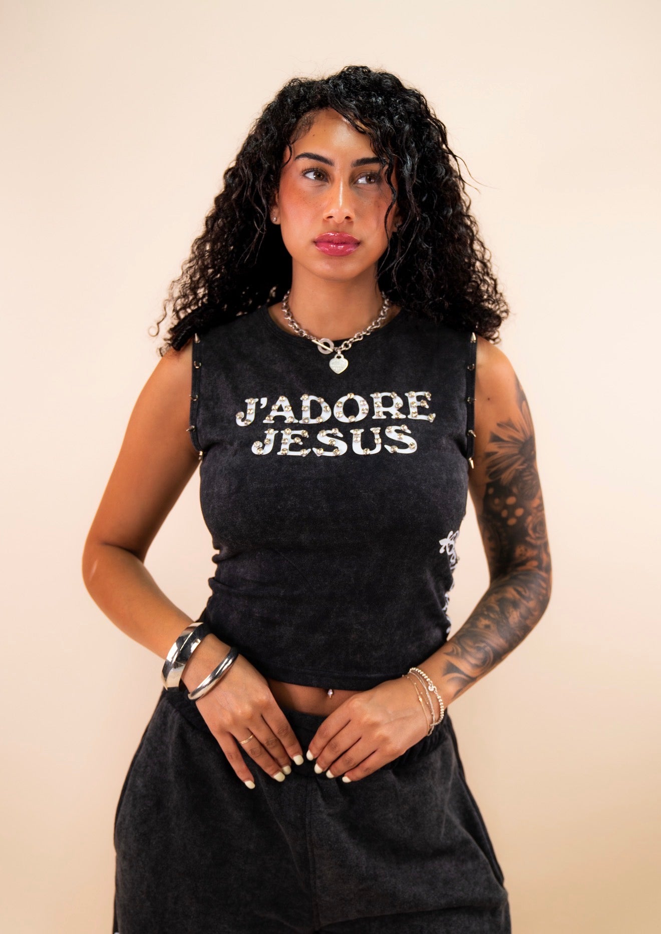 J’Adore Jesus Shirt- Black
